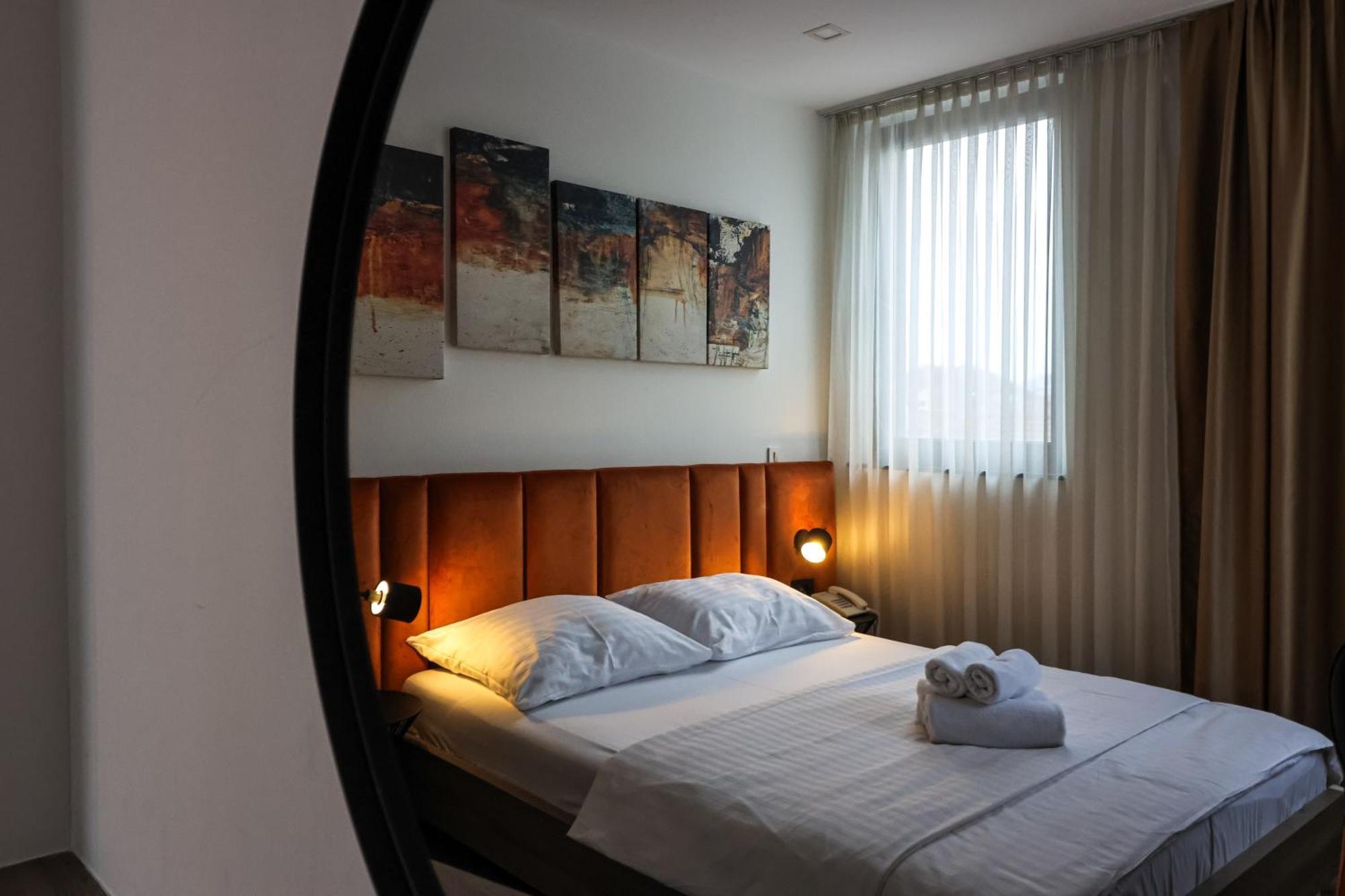 National Hotel 3*