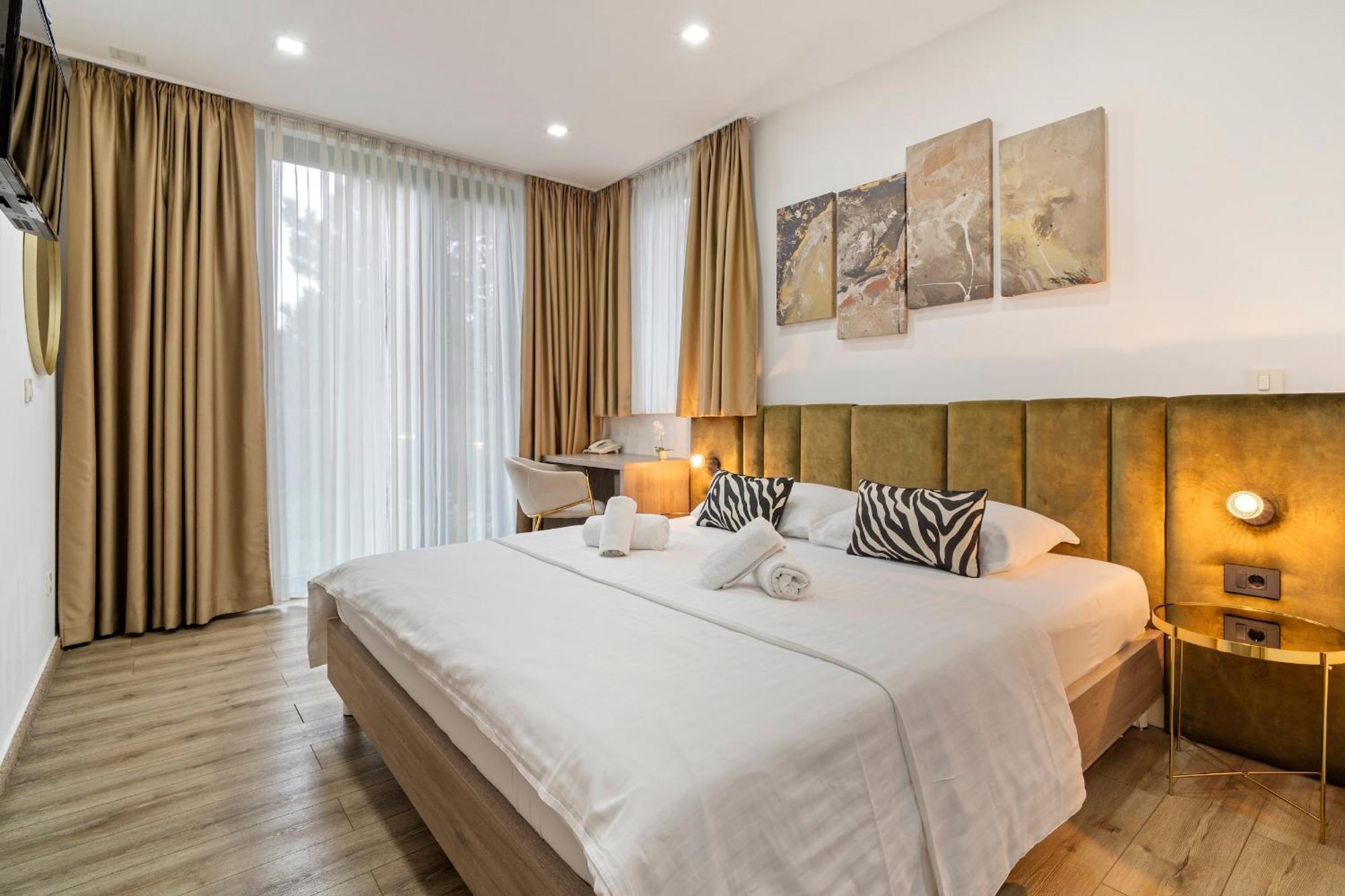 Hotel National 3*